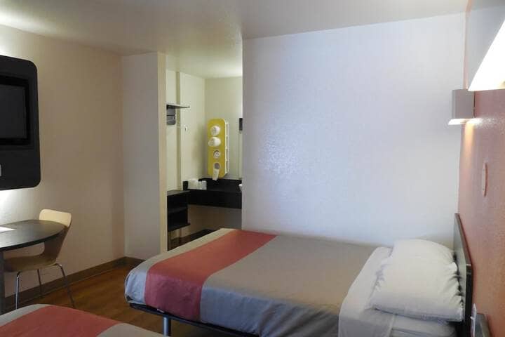 Room 7 of 42