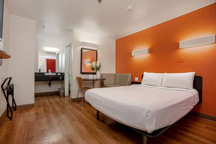 Room 18 of 42
