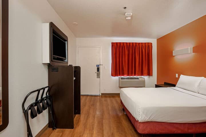 Room 14 of 42