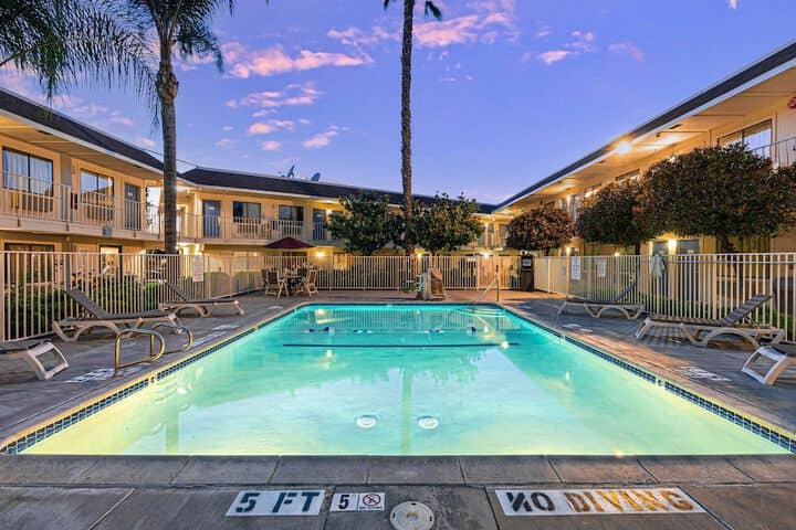 Pool 38 of 42