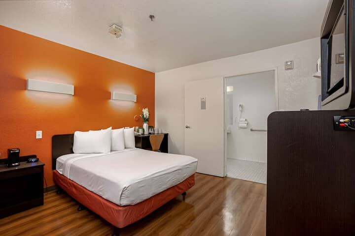 Room 15 of 42